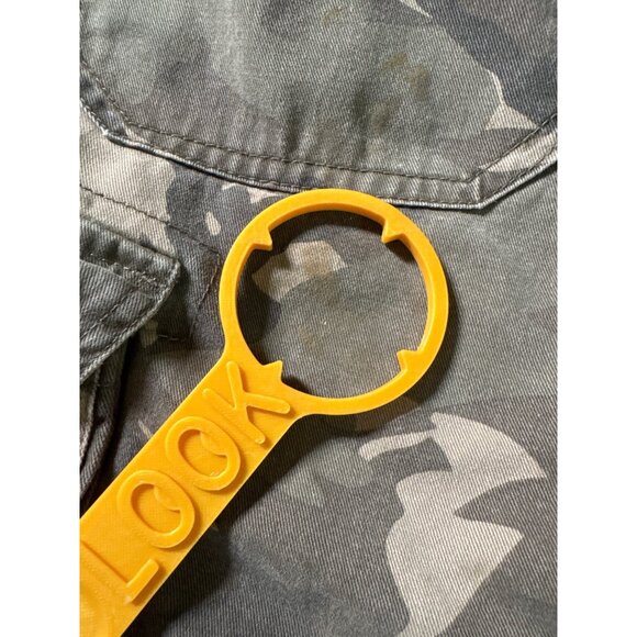 VTG Bugle Boy Mens Cargo Shorts 36 Camo Grunge Y2K Hunting Tactical Relaxed Fit - Picture 7 of 12